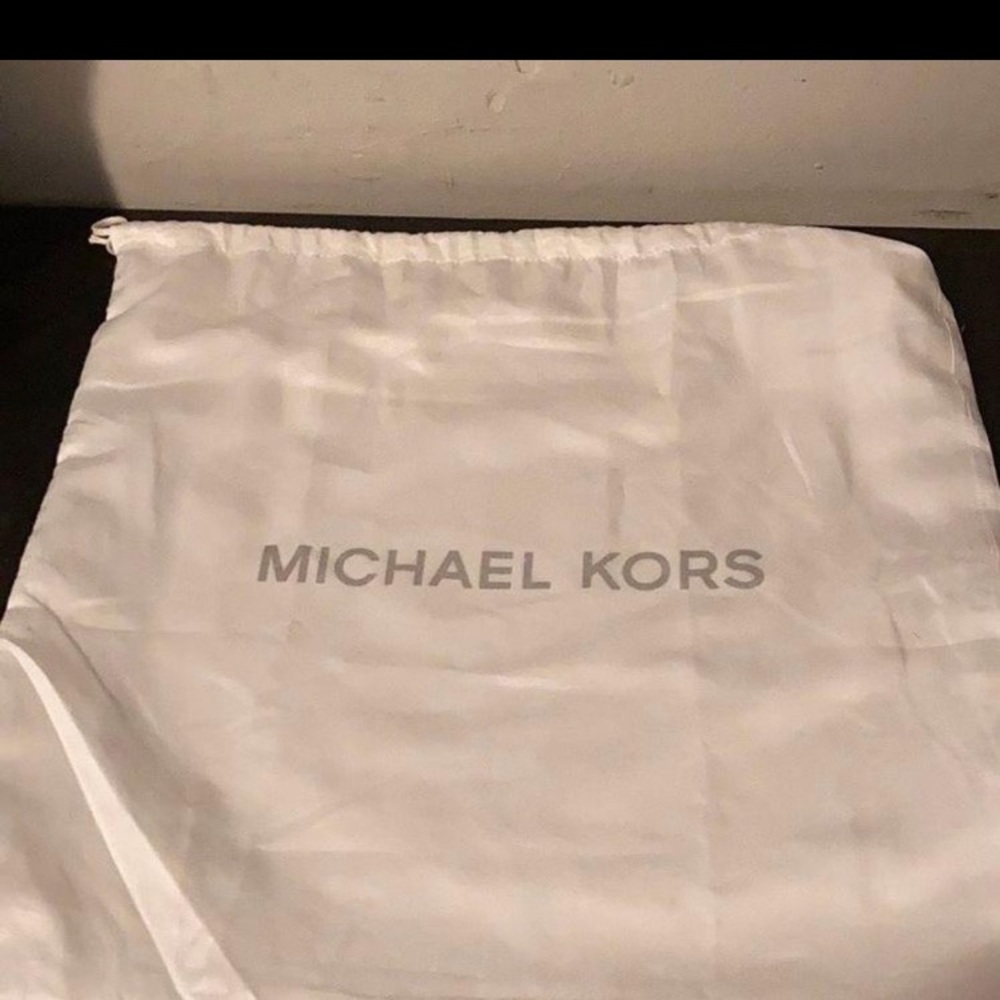 Michael Kors purse - Picture 5 of 10